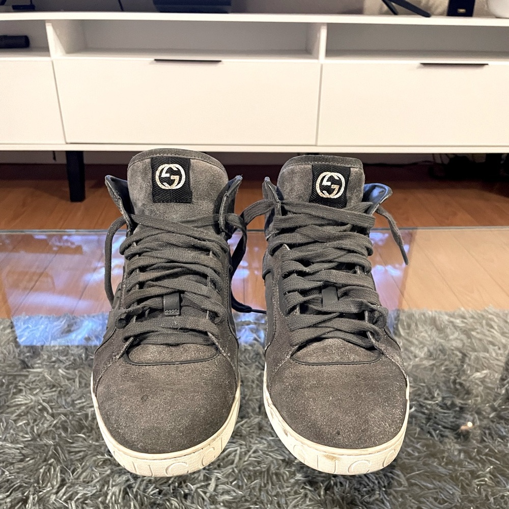 Gucci shoes for men, size 8. Color gray,100% original made in Italy model 295322